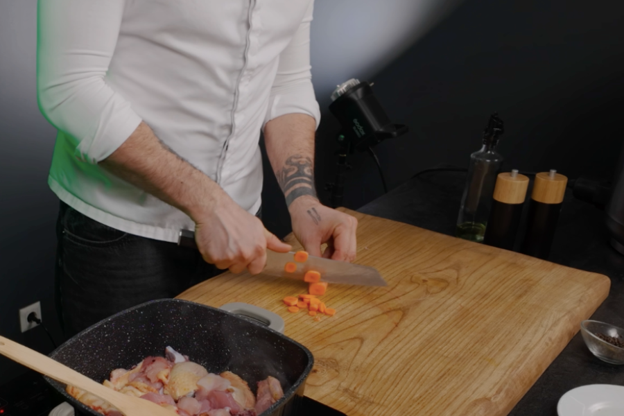 Kroimy marchew w plasterki